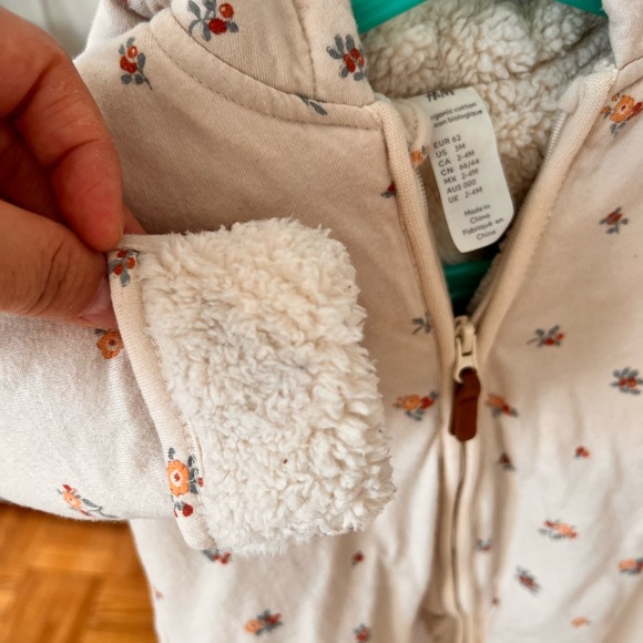 Donated H&M hooded jumpsuit - Picture 5 of 6